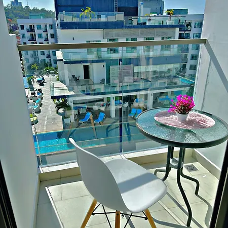 Arcadia Beach Con Pattaya Room photo